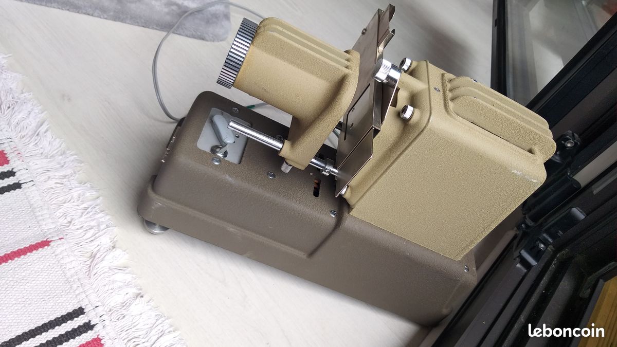 Projecteur de diapositives vintage (image 3)