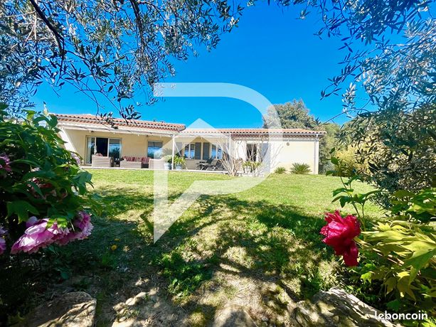 Propriété 6 pièces 150 m²