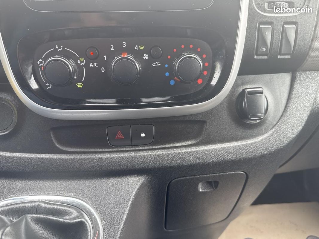 RENAULT TRAFIC L1H1 1000 Kg 1.6 Energy dCi - 125 Fourgon Grand Confort L1H1 (image 24)