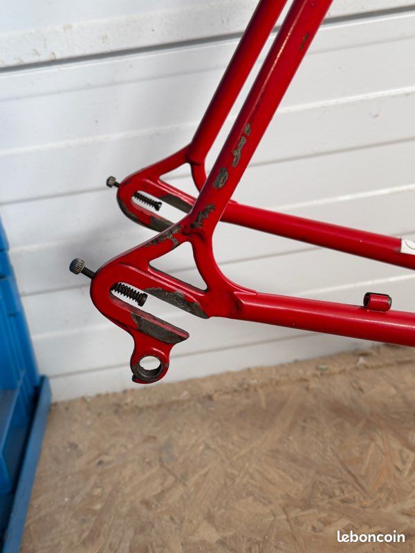 Cadre velo 3155g 60.5×58 patte en Campagnolo vintage bike