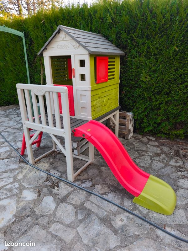 Maison Smoby sur pilotis avec toboggan (image 1)
