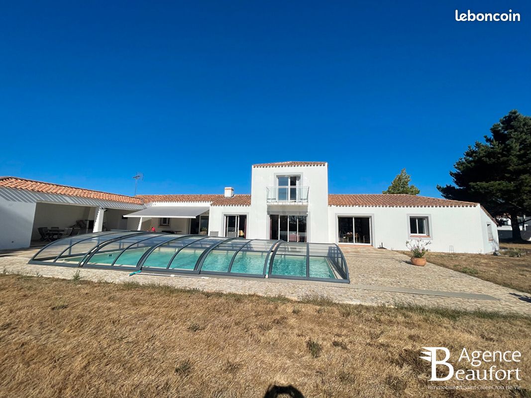 Maison 6 pièces 200 m² · à Le Fenouiller · 200 m² · 915 200 €