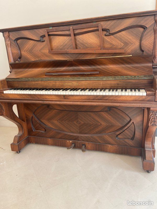 Piano droit Pleyel (image 1)