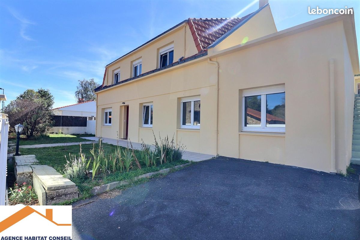 Maison 9 pièces 214 m² · à Bellevigny · 214 m² · 485 000 €
