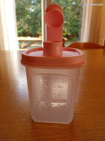 TUPPERWARE Pichet frigo slim 2L ( soupe - pate à crepe - thé glacé