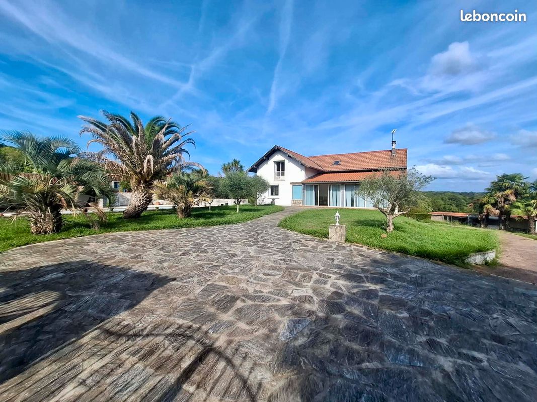 Maison 5 pièces 132 m² · à Mouguerre · 132 m² · 560 000 €