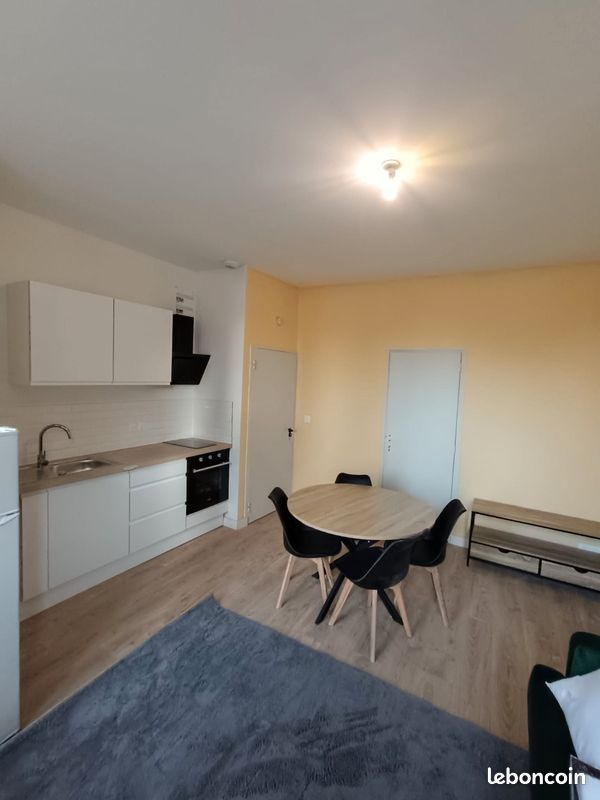Appartement 1 pièce 20 m² · à Valenciennes · 20 m² · 530 €