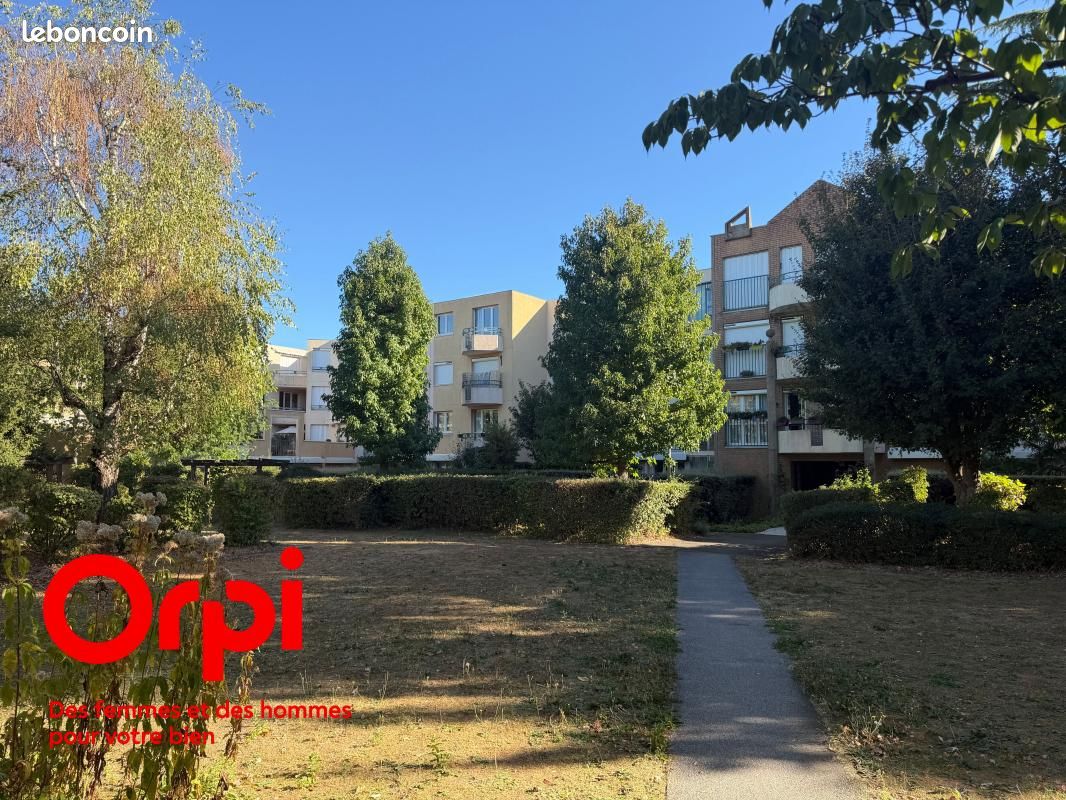 Appartement 2 pièces 50 m² · à Montigny-le-Bretonneux · 50 m² · 189 500 €