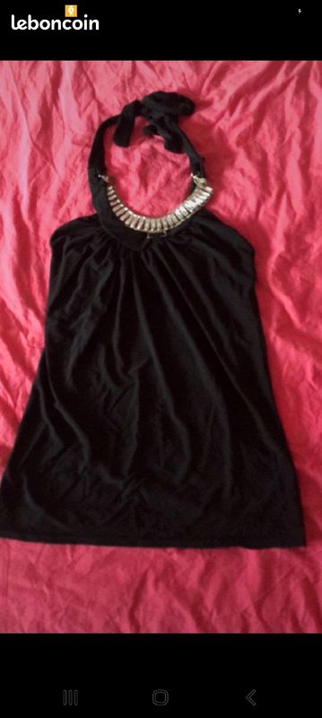 Haut dos nu avec collier (image 1)