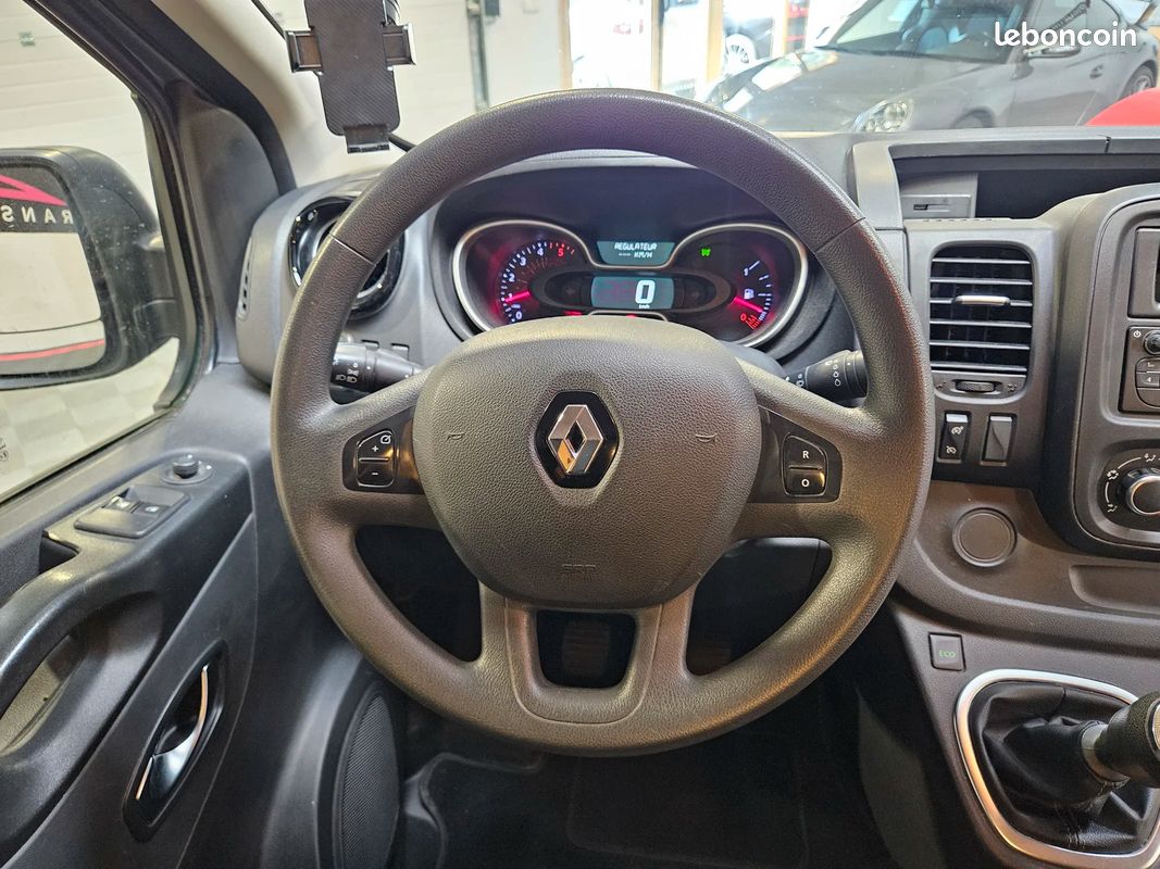 Renault TRAFIC L2H1 1300 Confort / VAN AMENAGE / CT OK / MOTEUR A CHAINE (image 17)