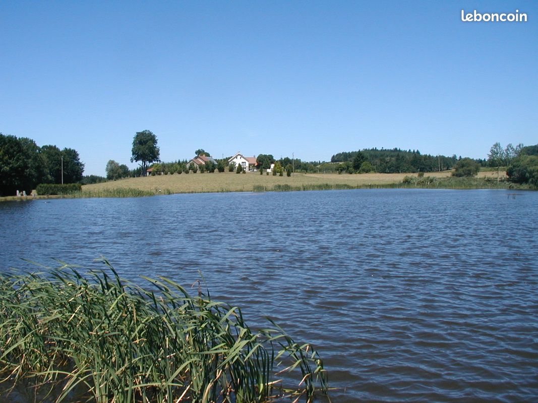 Terrain avec étang · à Flayat · 85 000 €
