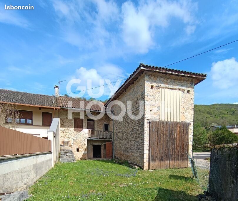 Maison 7 pièces 182 m² · à Saint-Martin-du-Mont · 182 m² · 99 000 €