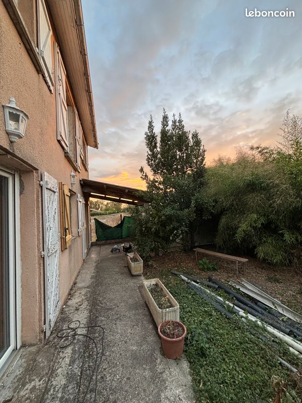 Maison 4 pièces 90 m² · à Castelnau-d'Estrétefonds · 90 m² · 800 €/mois