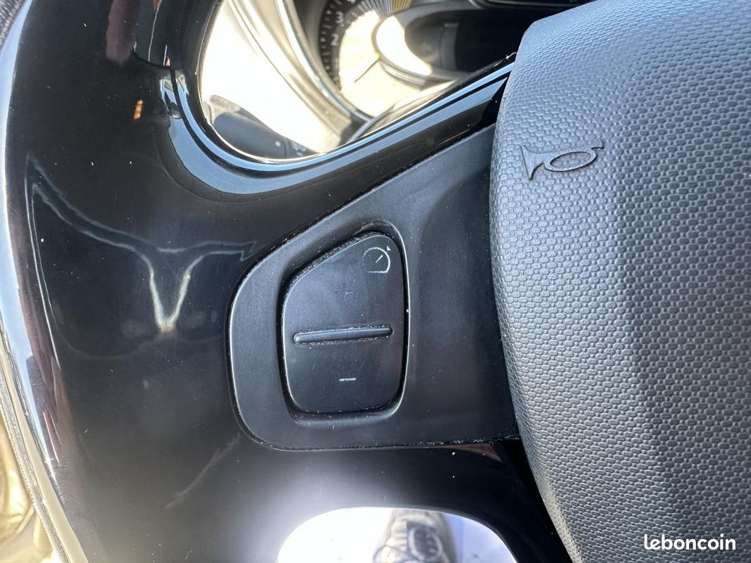 RENAULT CAPTUR 0.9 Energy TCe - 90 Intens (image 30)