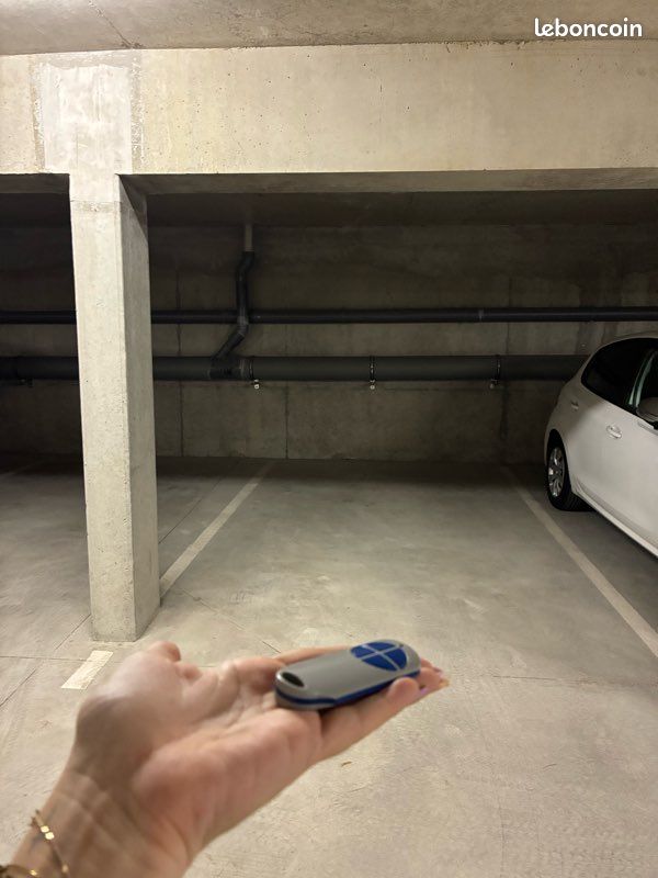 Location parking (image 1)