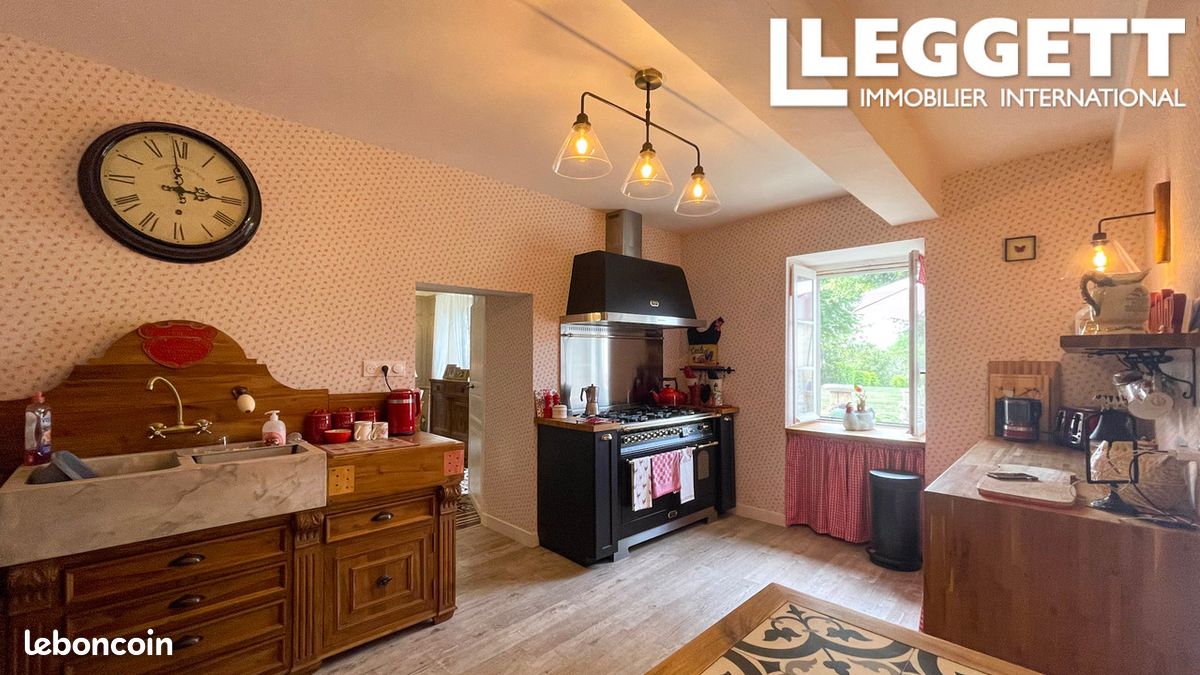 Maison 7 pièces 254 m² - Sainte-Verge 79100 (image 3)