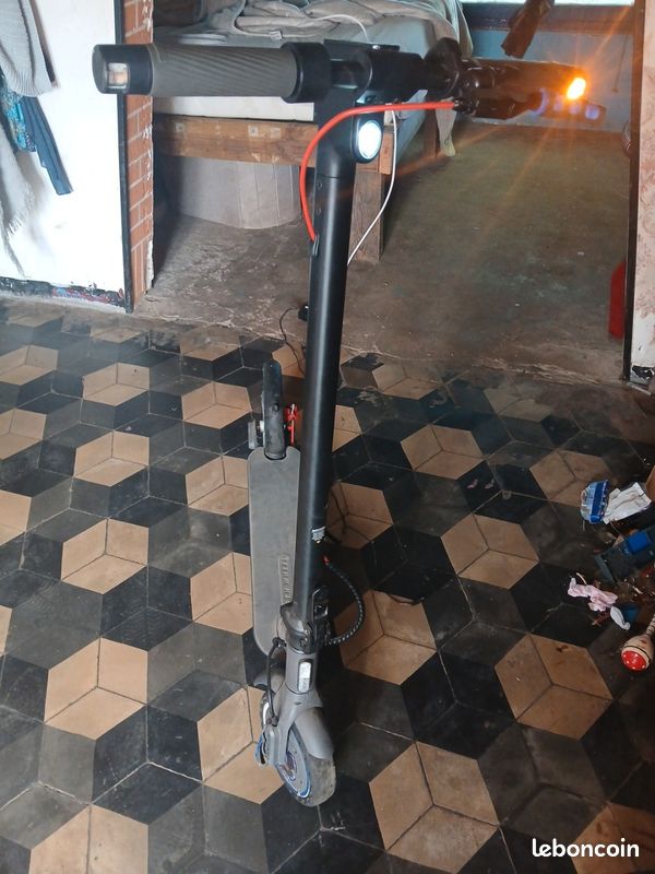 Trottinette pour piece (image 1)