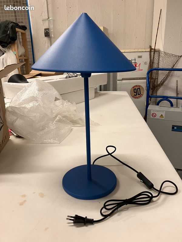 URGENT Lampe à poser bleu (image 2)