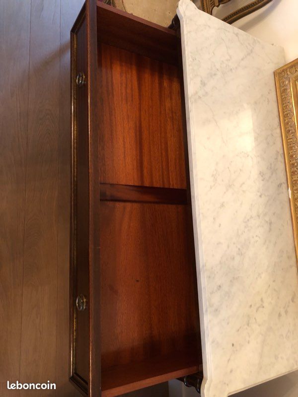 Commande en acajou et bronze style Louis XVI à plateau en marbre blanc (image 10)