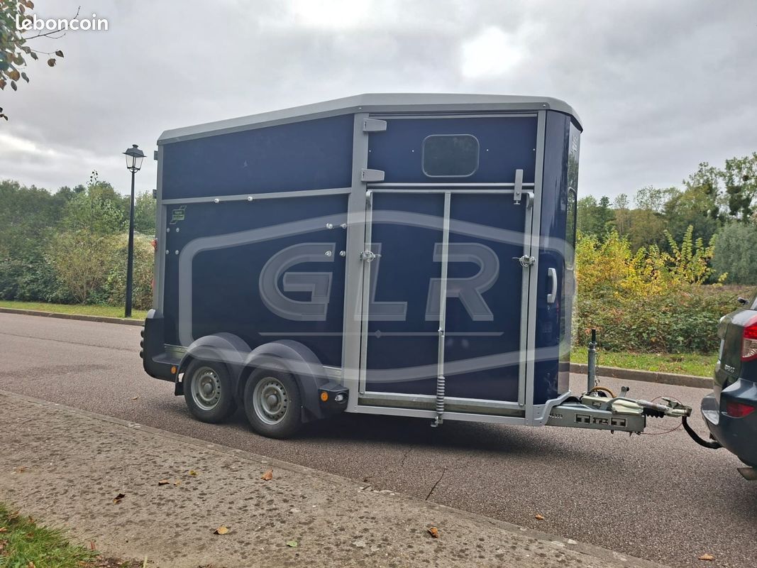 Van Ifor Williams Hb 511 neuf – places pont avant plancher