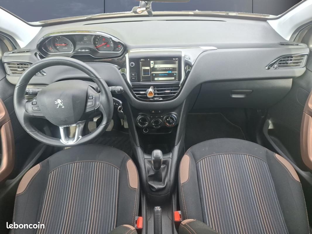 Peugeot 208 1.2 Vti 80 ch Urban Soul /Distri ok/Suivi complet entretiens/2eme main (image 15)