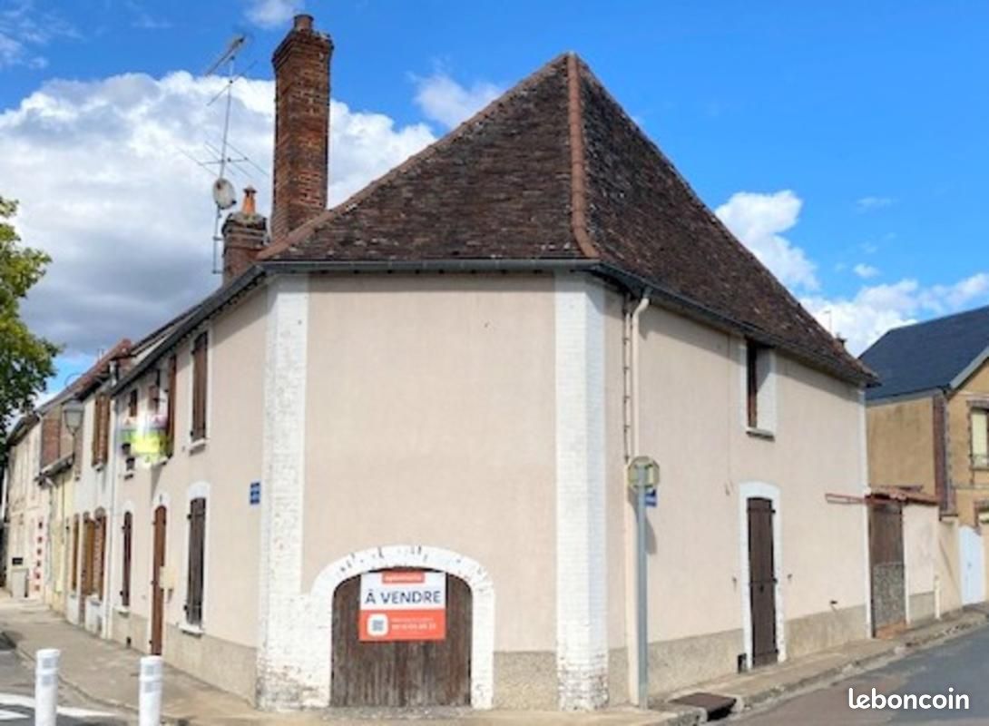 Maison 8 pièces 117 m² · à Les Bordes · 117 m² · 138 000 €