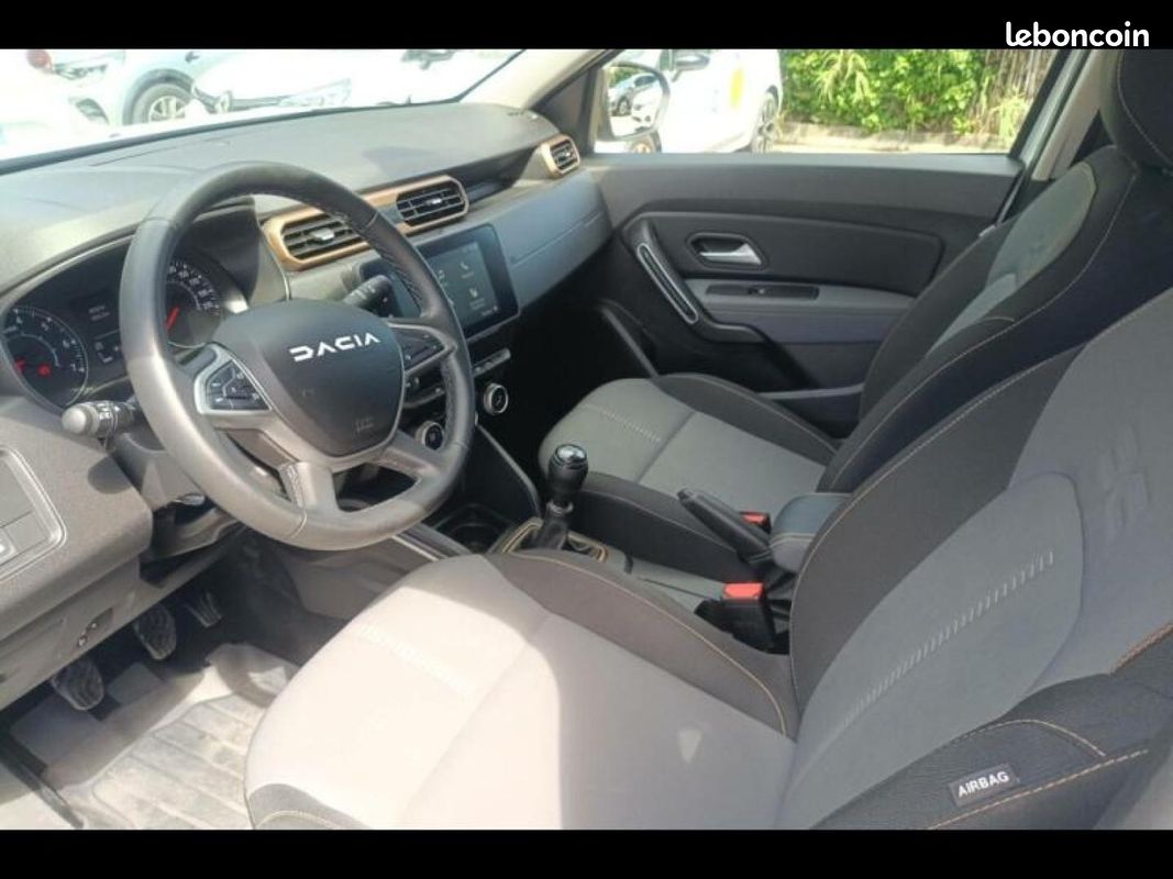 Dacia Duster 1.3 TCe 130ch FAP Extreme 4x2 (image 26)