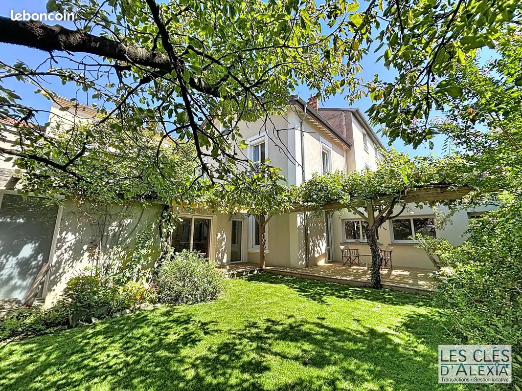 Maison 6 pièces 155 m² · à Lyon · 155 m² · 1 050 000 €