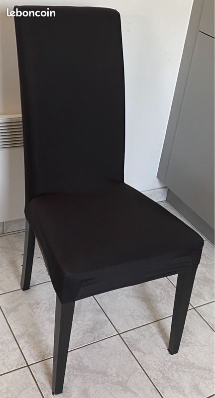 Chaises en similicuir et housses (image 1)