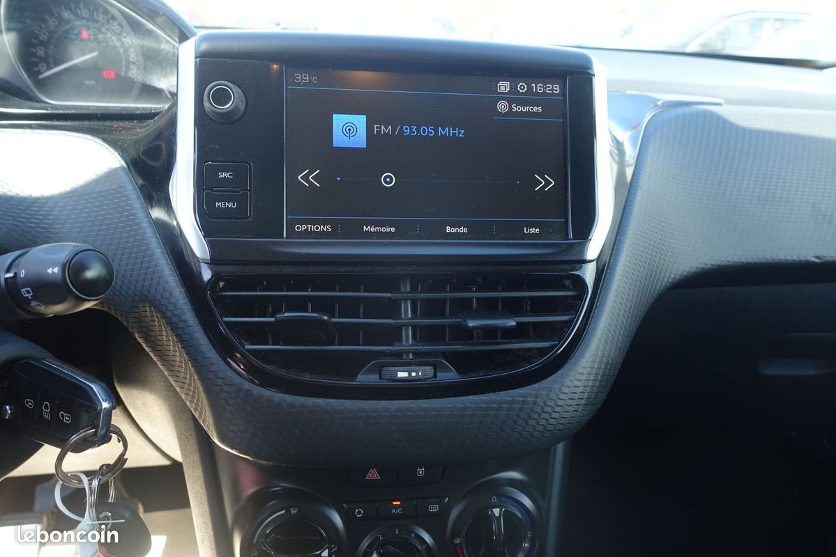 Peugeot 2008 1.6 BLUEHDI 100CH STYLE (image 13)