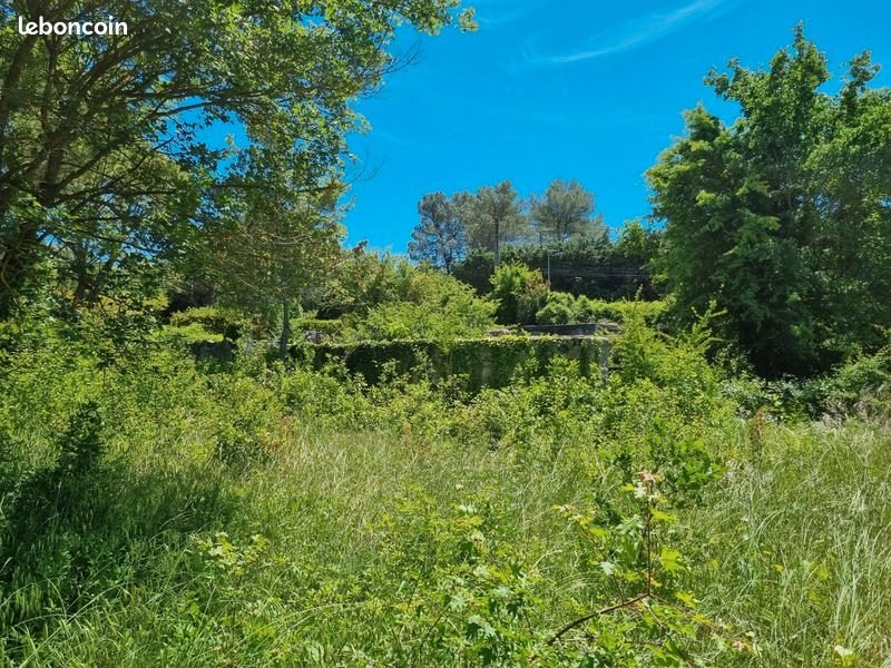 Terrain 450 m² Fuveau · 260 000 €