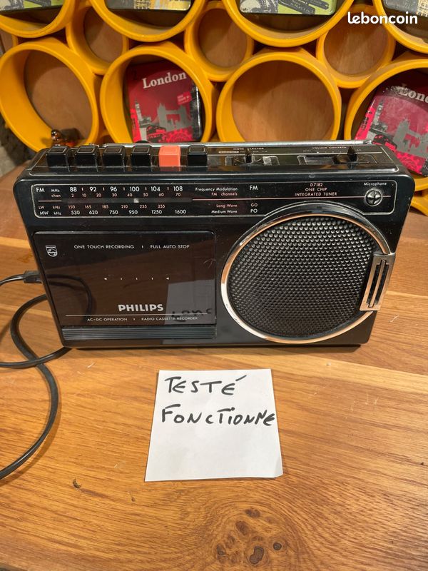 Poste Radio Cassette Philips D7182 ancien Vintage ( déco