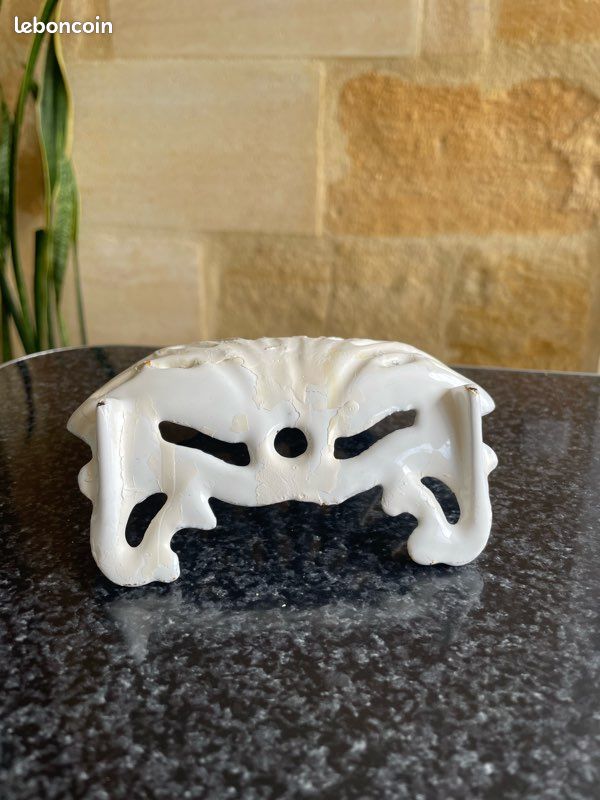 Lot Ancien Porte-savon Et Applique En Fonte émaillée Blanche