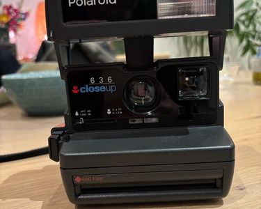 Polaroid 636 CloseUp – Appareil Photo Instantané Vintage, Un Film Utilisé, état Neuf