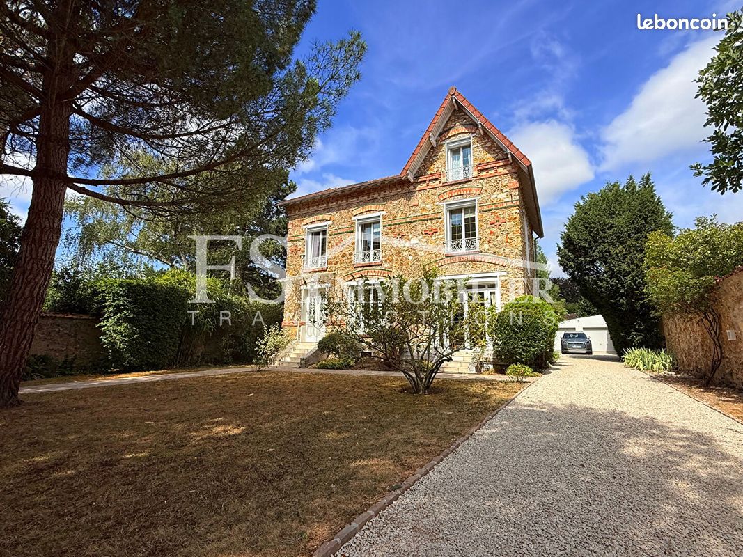 Maison 8 pièces 193 m² · à Saint-Leu-la-Forêt · 193 m² · 879 000 €