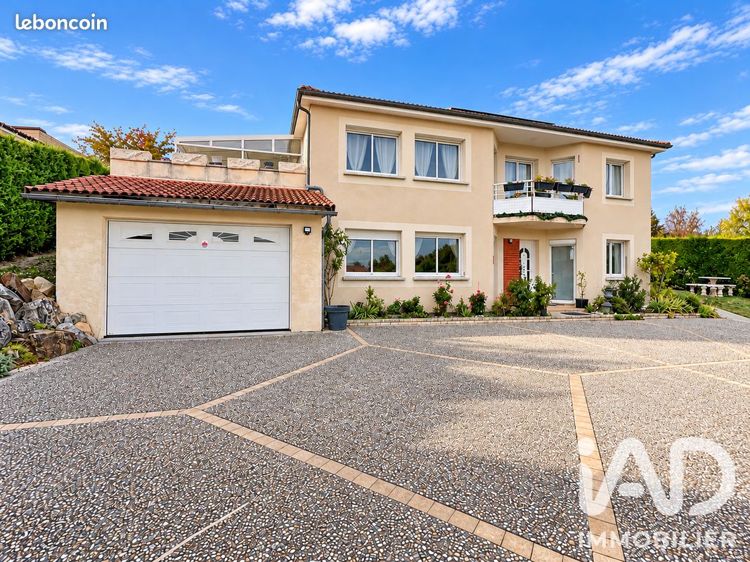 Maison 5 pièces 179 m² · à Veyre-Monton · 178,9 m² · 440 000 €