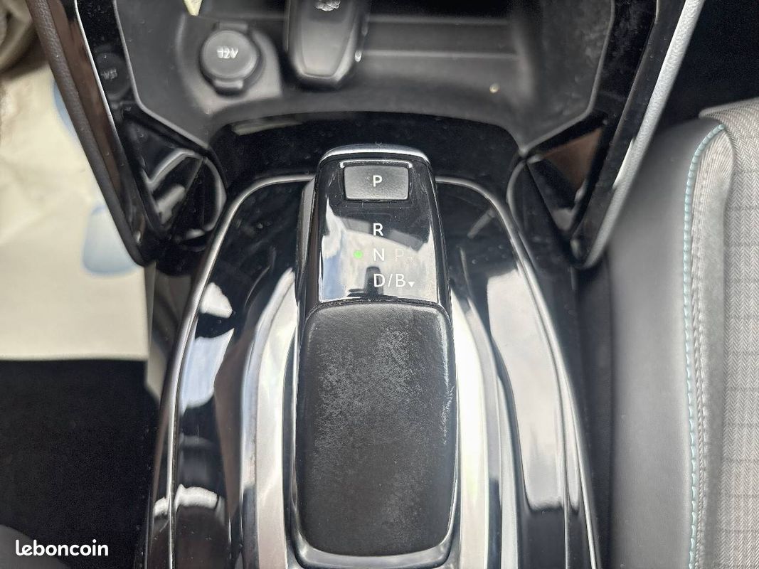 PEUGEOT 208 Electrique 50 kWh 136ch Allure (image 17)