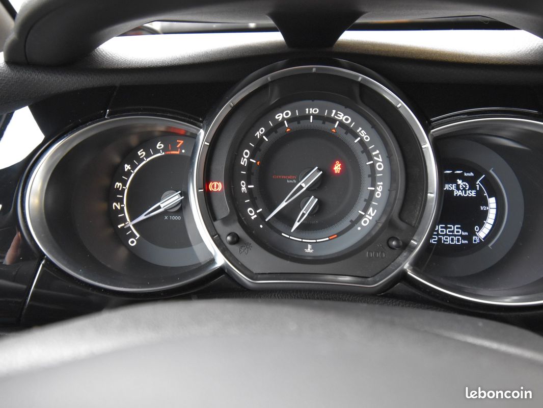 CITROEN DS 3 1.2 110 CH SOCHIC - GARANTIE 6 MOIs (image 24)