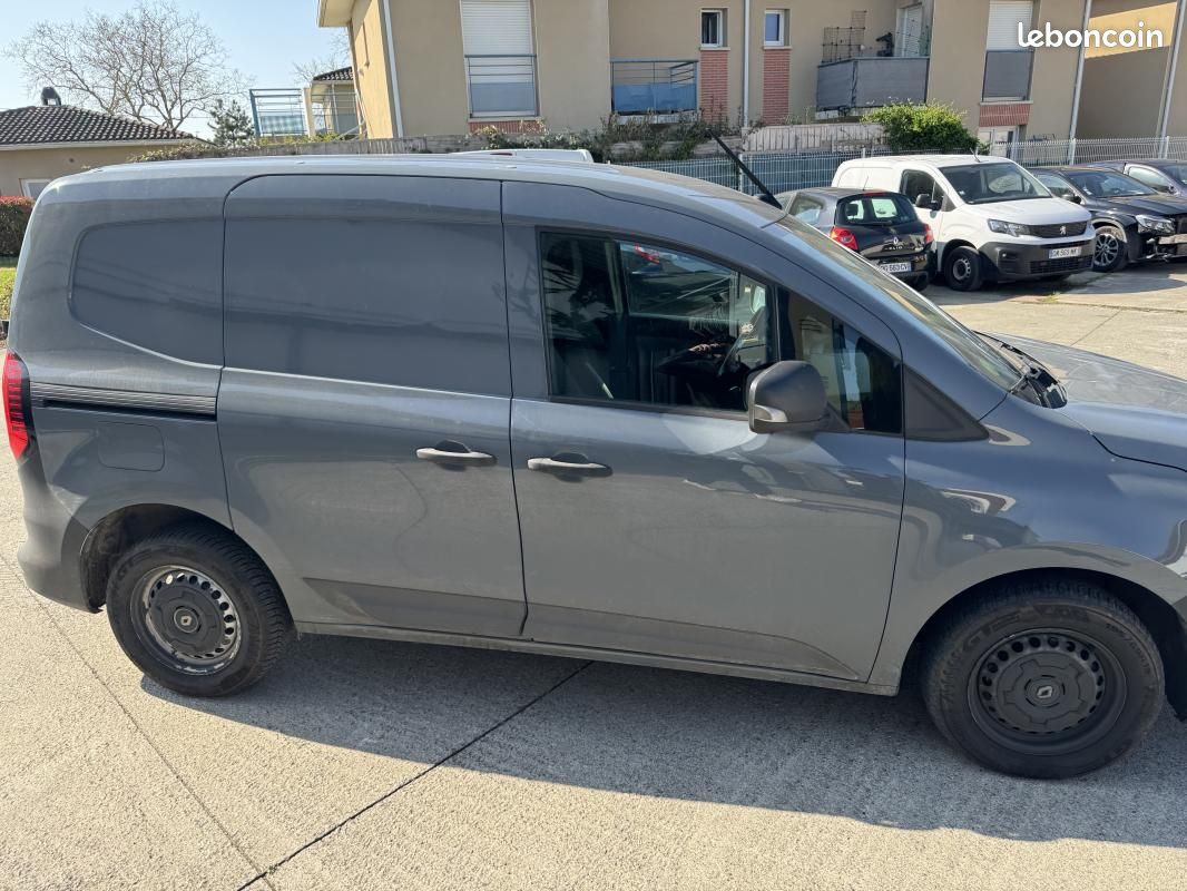 Renault Kangoo Van 1.5 Blue dCi 95ch Grand Confort Sésame Ouvre Toi/TVA/ TOUT ENTRETIEN (image 8)