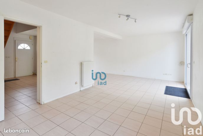 https://img.leboncoin.fr/api/v1/lbcpb1/images/2f/fd/44/2ffd4403e32bf4a4372590edea9f8d6bf2d92408.jpg?rule=ad-image