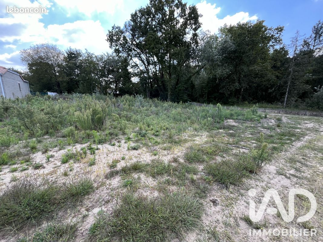 Terrain 791 m² · à Saint-Hilaire-de-Riez · 791 m² · 89 900 €