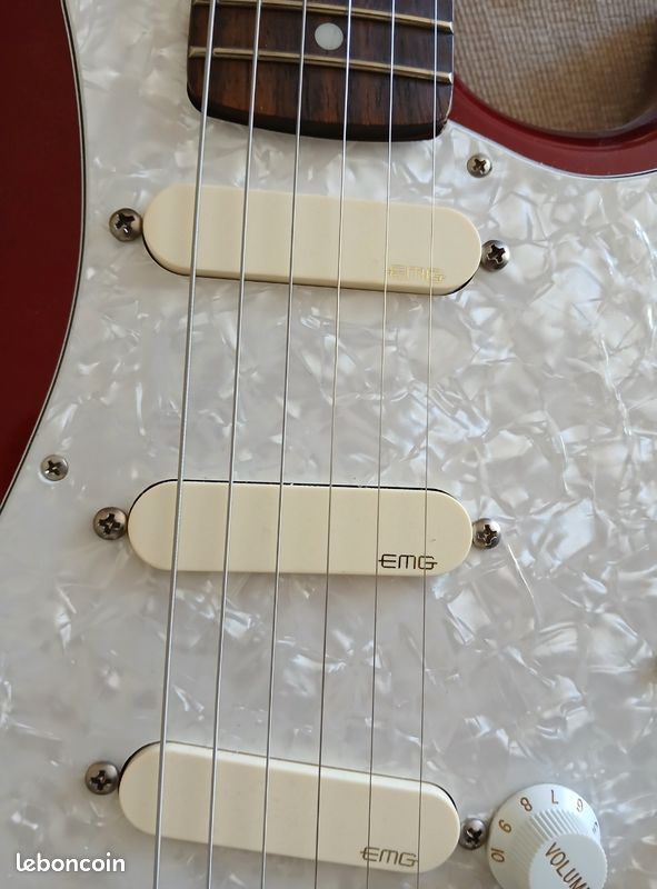 Guitare Squier Strato upgradée EMG DG20 (image 2)