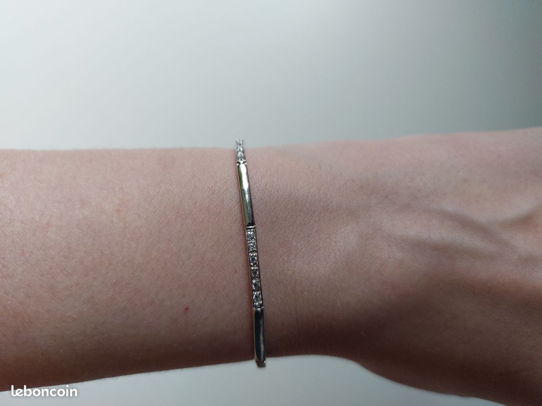 Bracelet fin en argent (image 1)