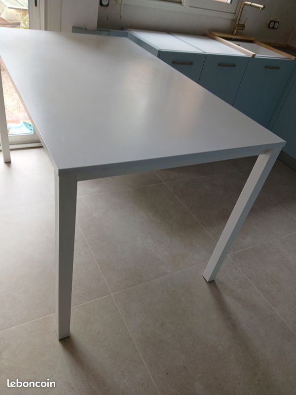 Table blanche haute (image 2)