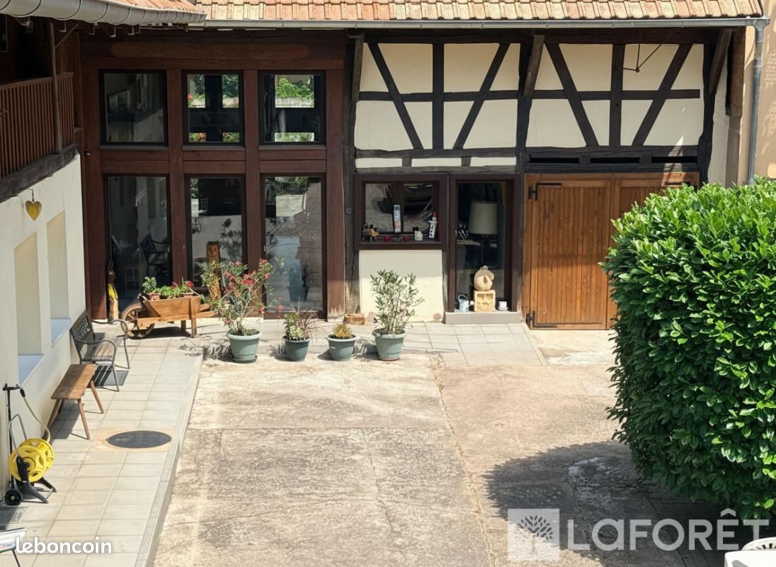 Maison 10 pièces 317 m² · à Geispolsheim · 317 m² · 697 000 €