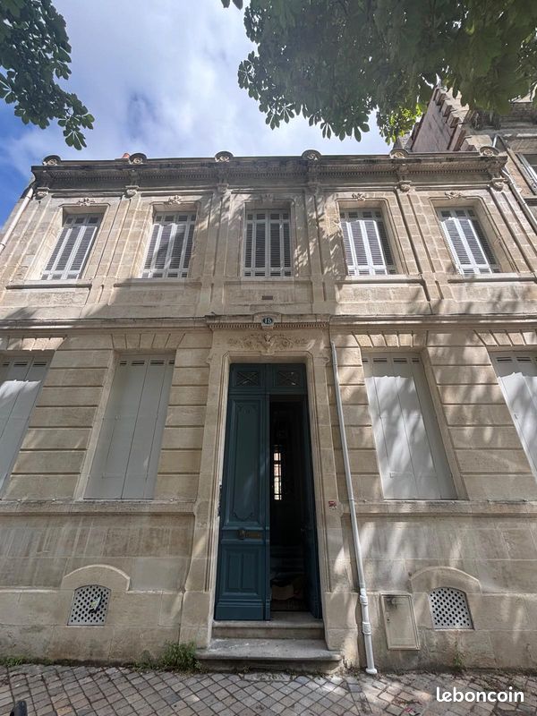 Local commercial 2 pièces 60 m² · à Bordeaux · 60 m² · 900 €/mois