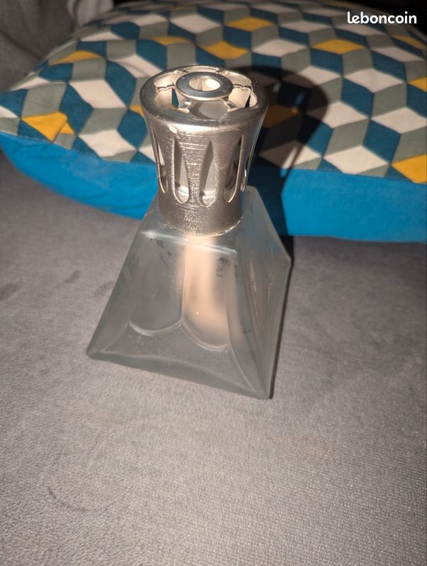 Lampe Berger Vintage Pyramide – Céramique – Années 80 – Occasion – Marque Pierre Cazenove ?