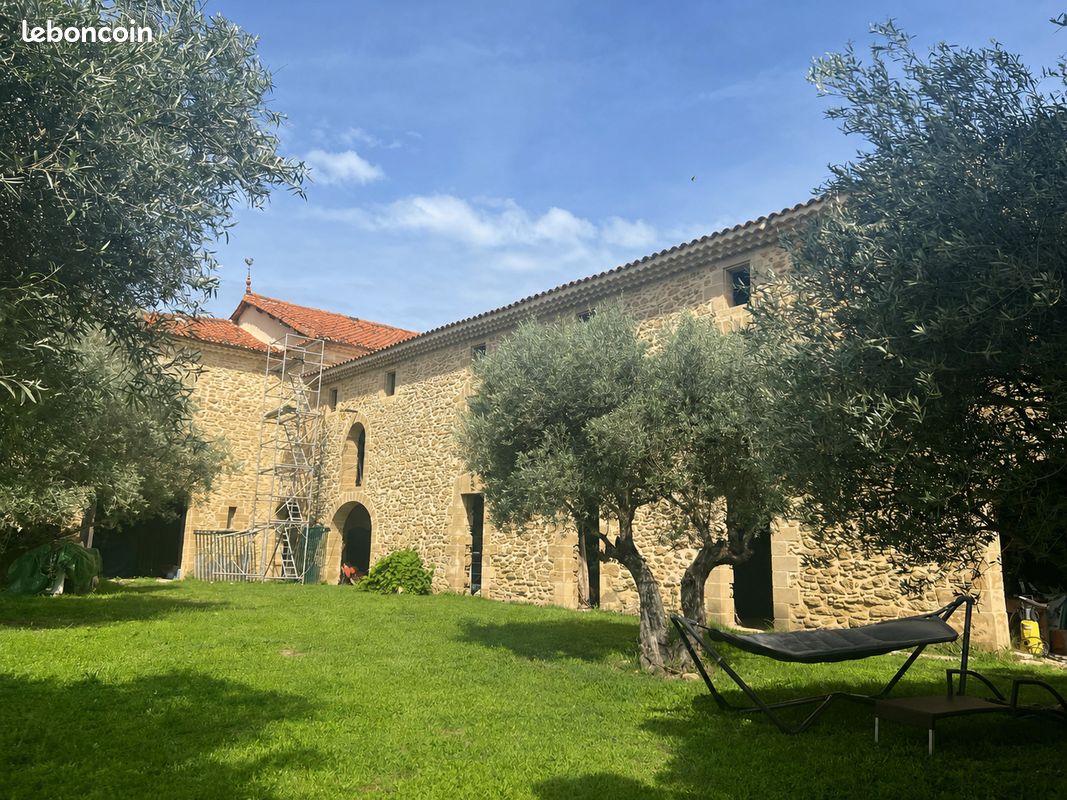 Maison 23 pièces 2000 m² · à Sorgues · 2 000 m² · 1 589 000 €