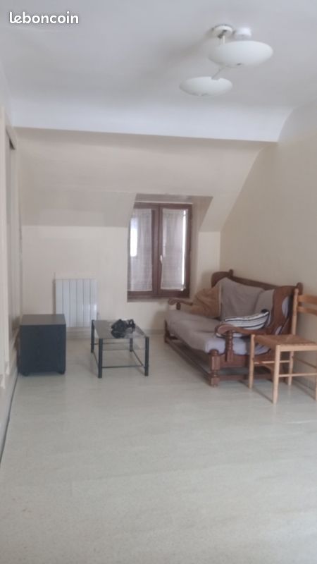Appartement 1 pièce 28 m² · à Le Creusot · 28 m² · 298 €/mois