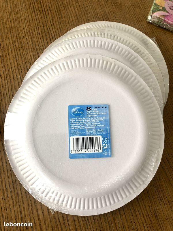 Trivial Pursuit Lot De 61 Pièces De Vaisselle De Fête à Thème Ours Bleu - Dé Assiette Carton